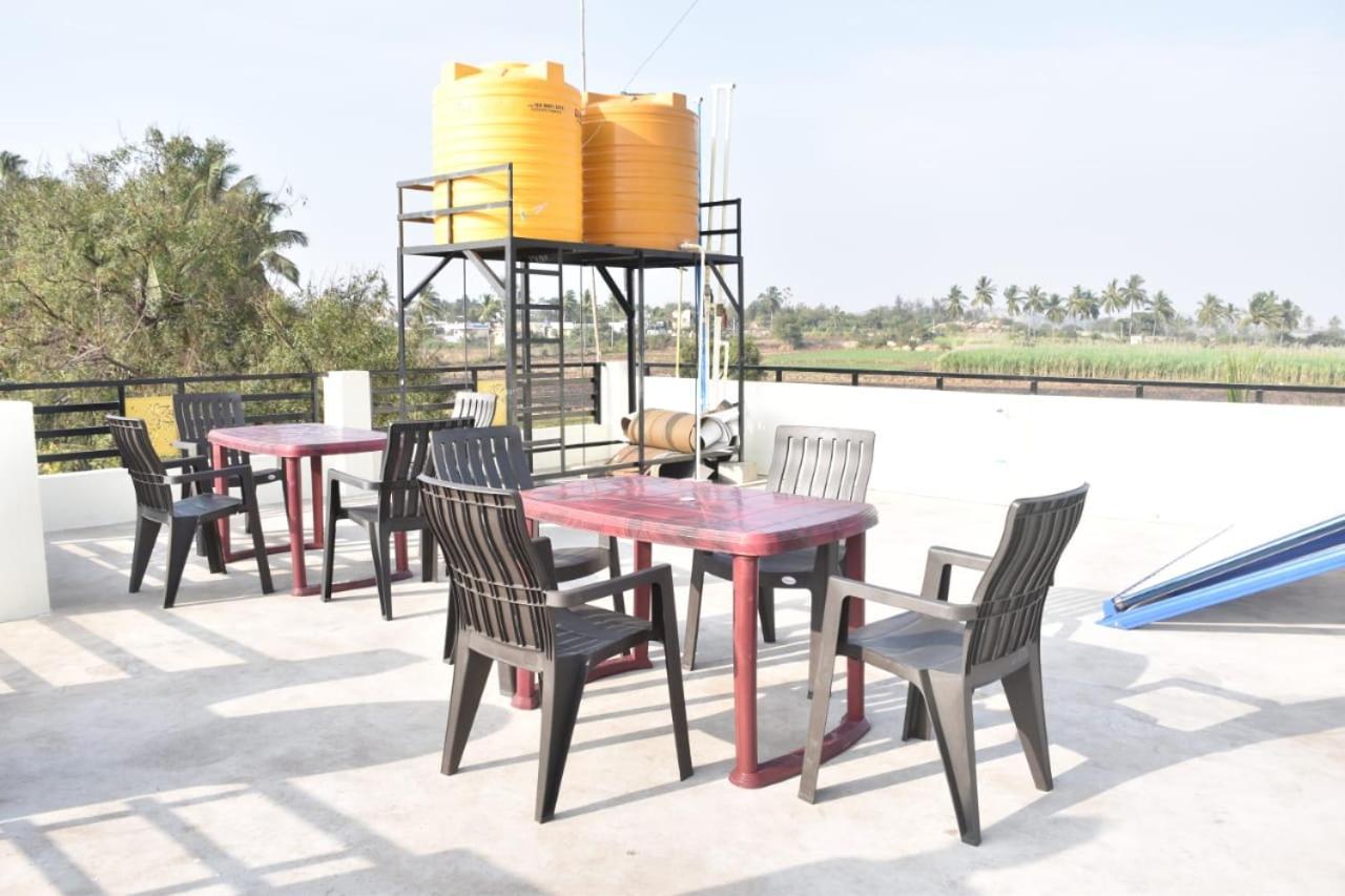 Coconut Homestay Hampi Zewnętrze zdjęcie