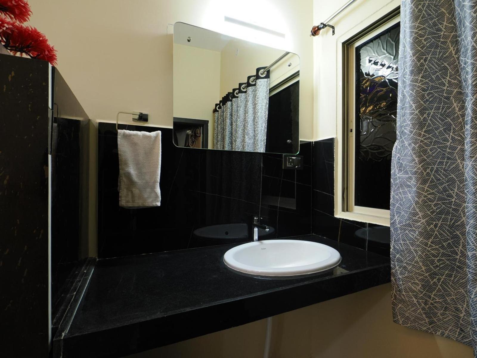 Coconut Homestay Hampi Zewnętrze zdjęcie