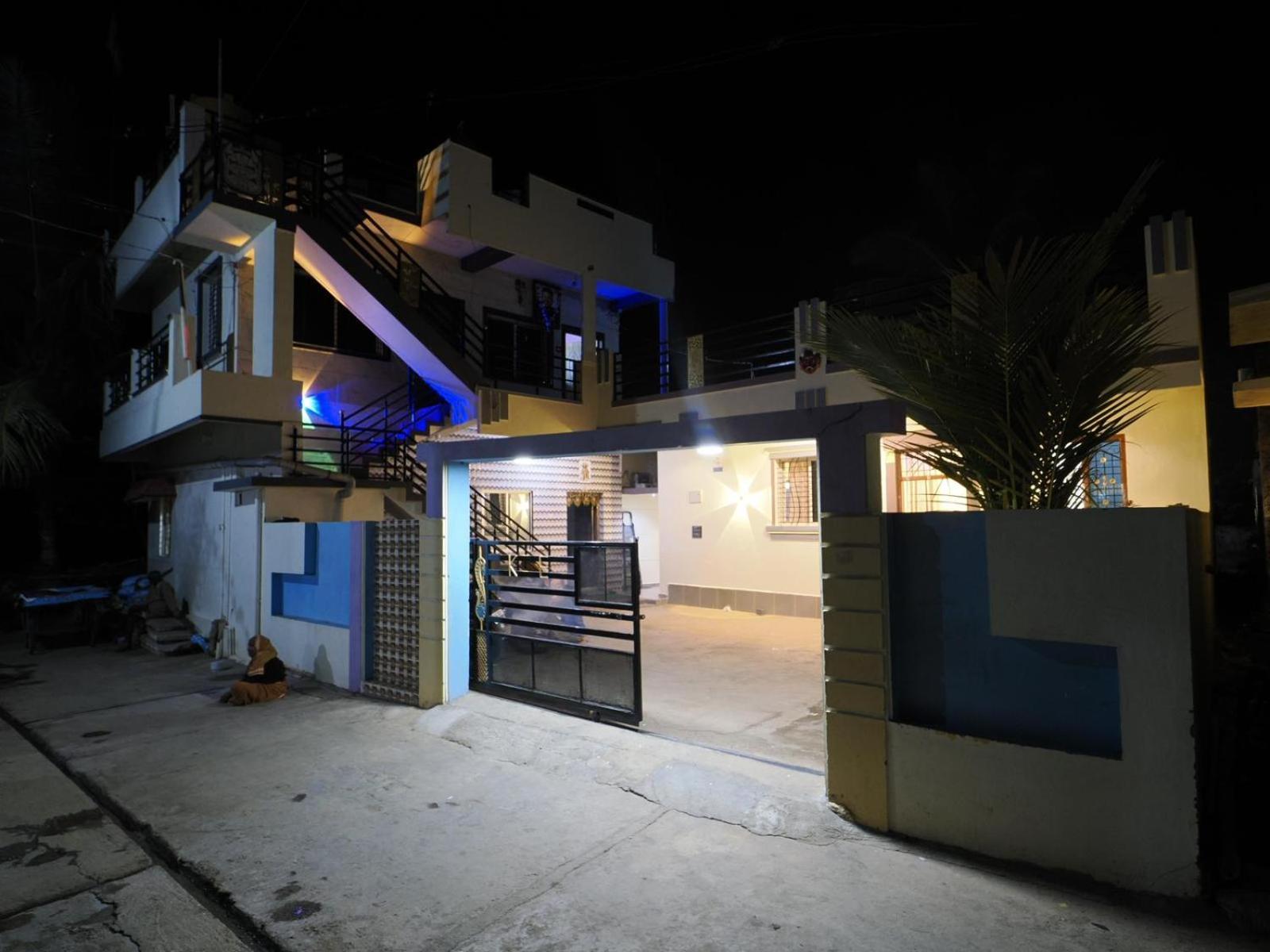 Coconut Homestay Hampi Zewnętrze zdjęcie